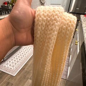 Cold muffler from Calvin klein...price 68$ tag still intact.. feels very soft